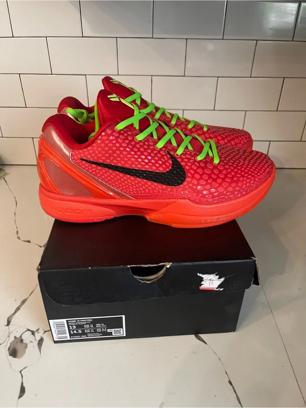 Men’s Reverse Grinch Size 13.